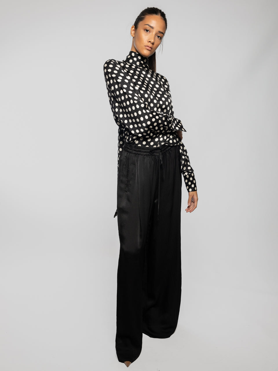 ESSENTIEL ANTWERP Pantaloni Ampi in Seersucker Nero Offerte giornaliere