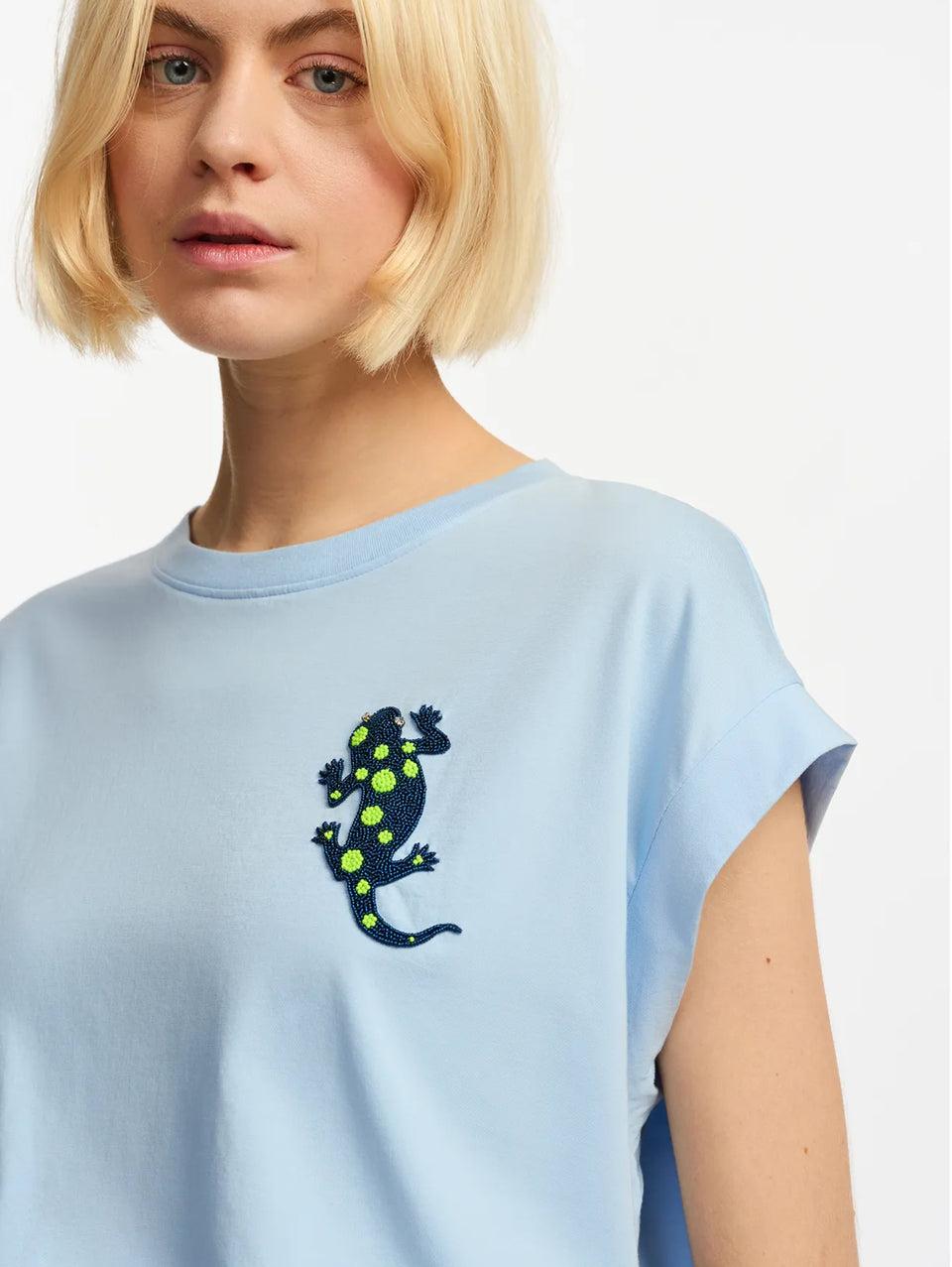 ESSENTIEL ANTWERP T-shirt con Ricamo Geco Blu Italia