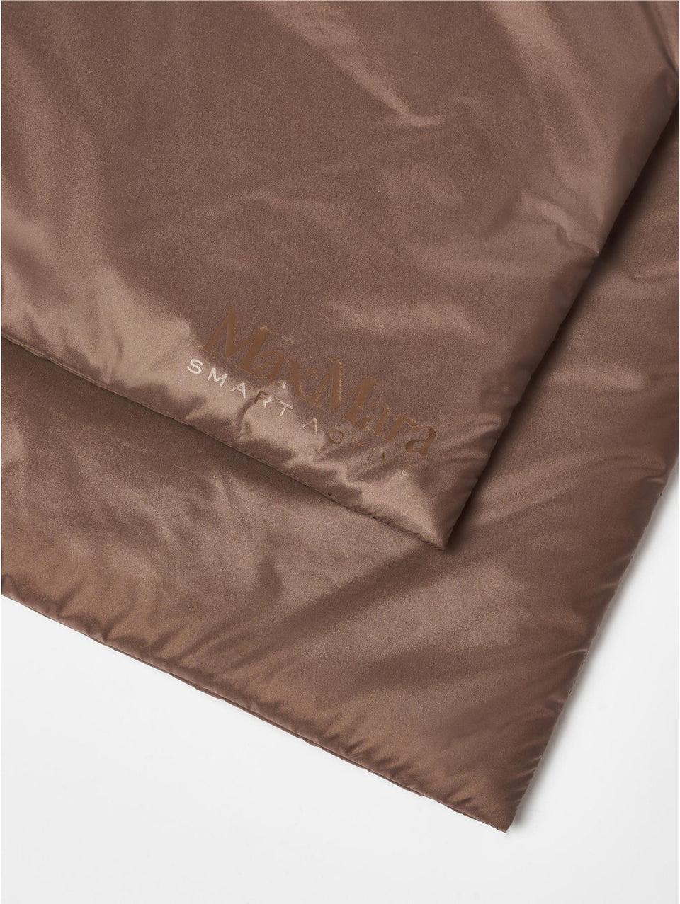 MAX MARA LEISURE Stola in Nylon con Imbottitura Luxepad Nocciola Qualità