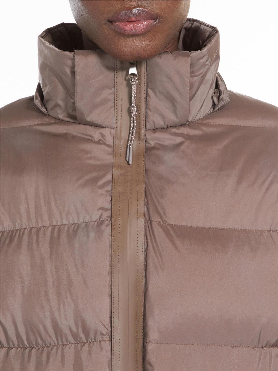 MAX MARA LEISURE Piumino in Tela di Nylon con Imbottitura in Luxepad Nocciola Negozio online di fabbrica