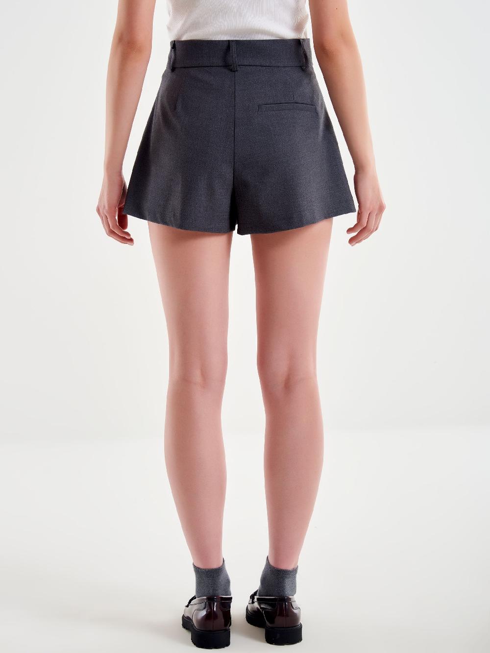 Vicolo Shorts con Pieghe Grigio Latest fashion