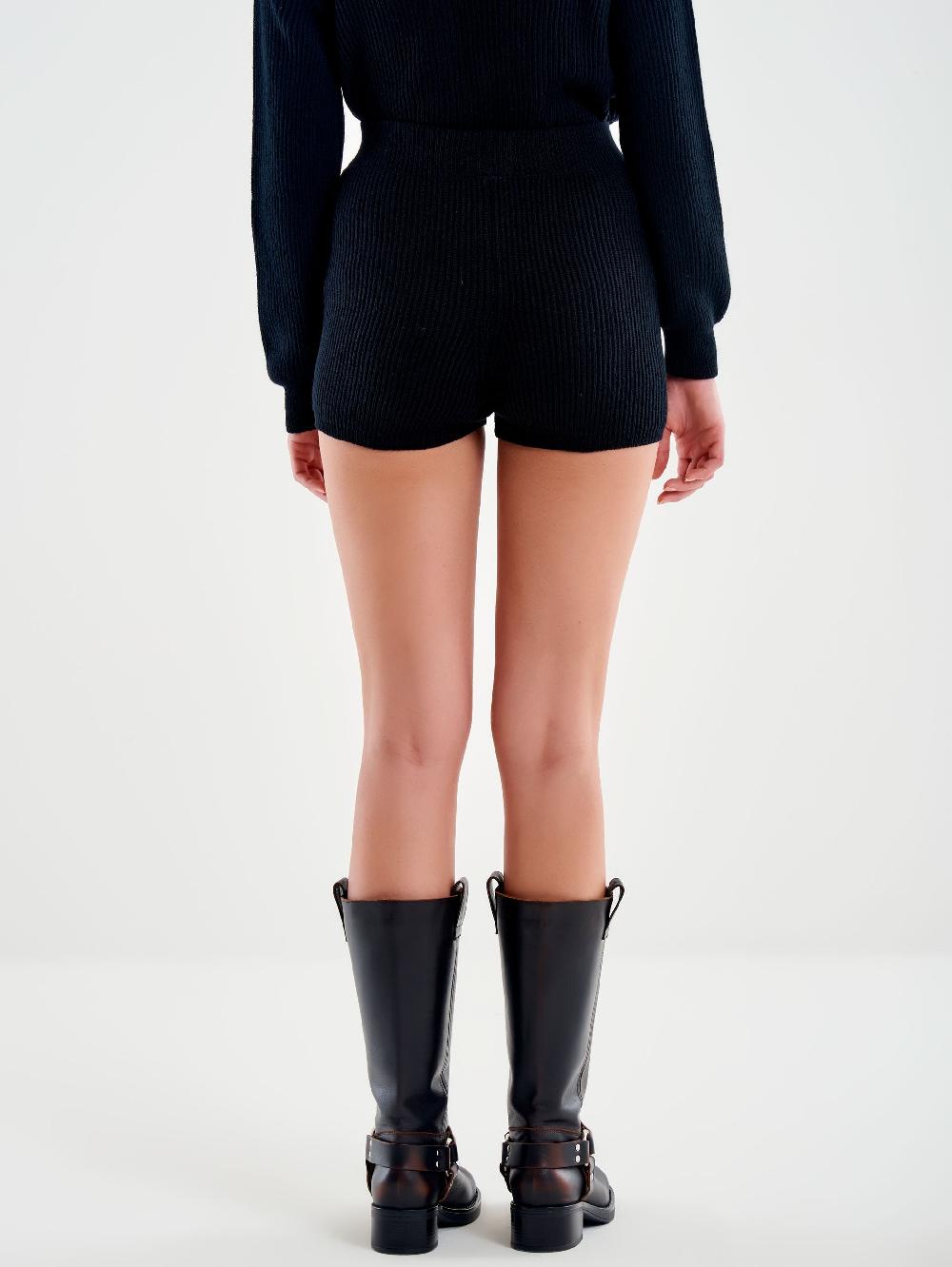 Vicolo Shorts in Maglia a Coste Nero Grandi sconti