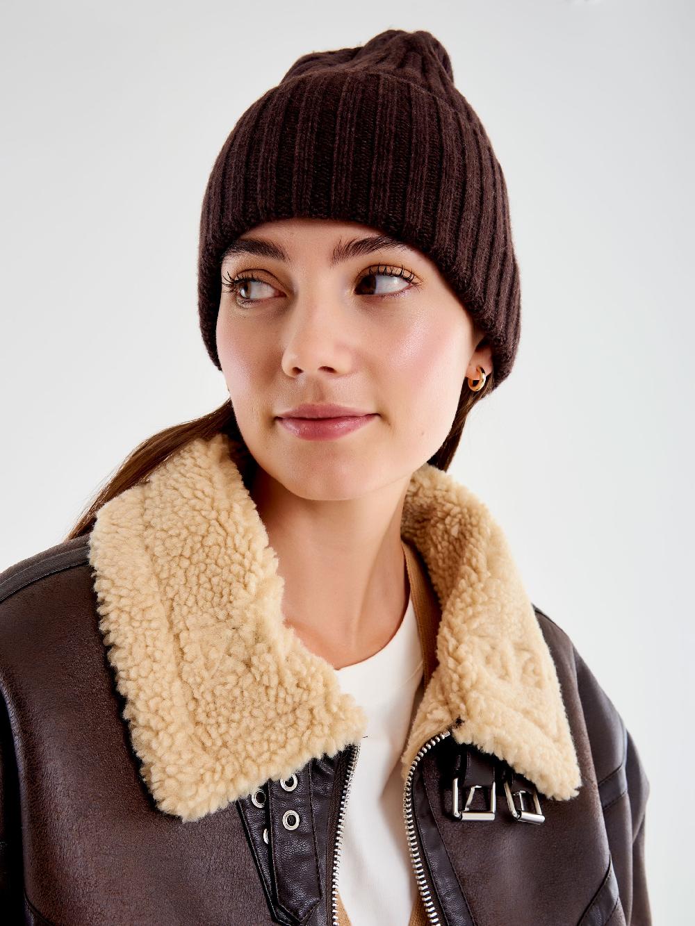Vicolo Berretto in Maglia Basic Marrone Sconti VIP
