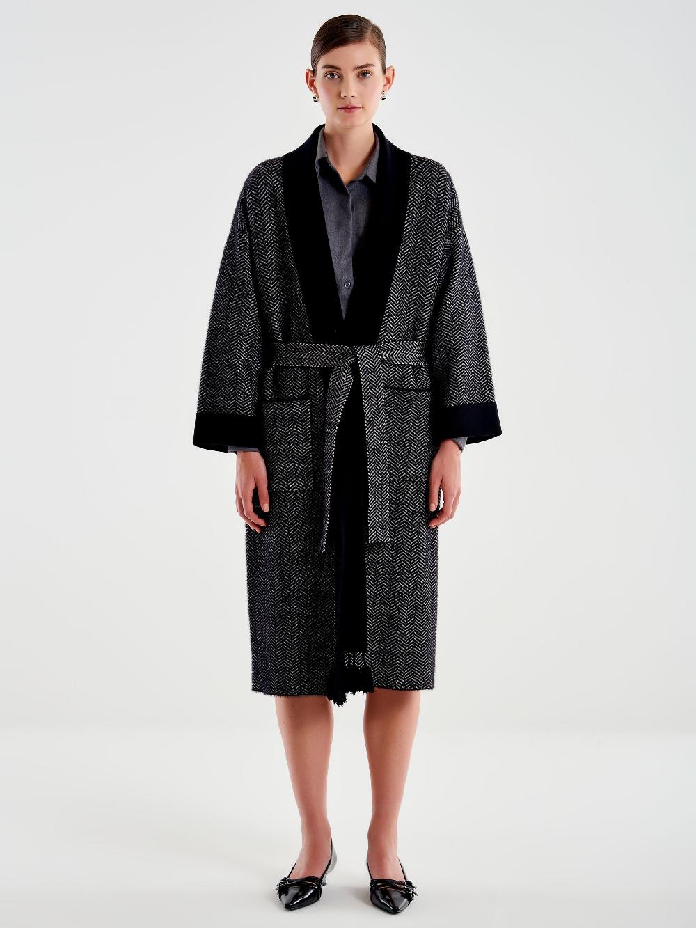 Vicolo Cappotto con Nappe in Maglia Nero Duty-free