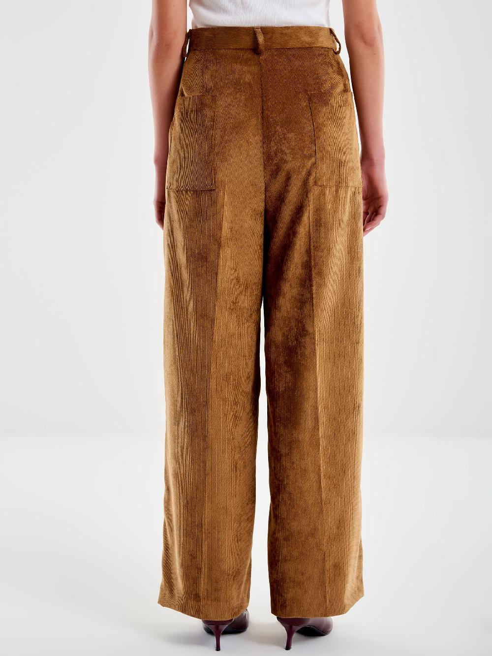 Vicolo Pantalone in Velluto a Coste Cammello Novità