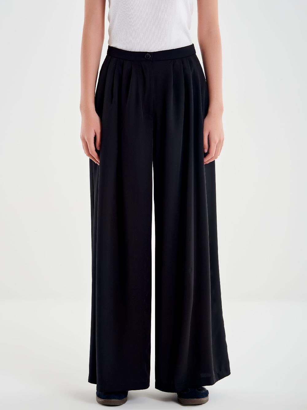 Vicolo Pantalone Ampio con Pinces Nero Offerta