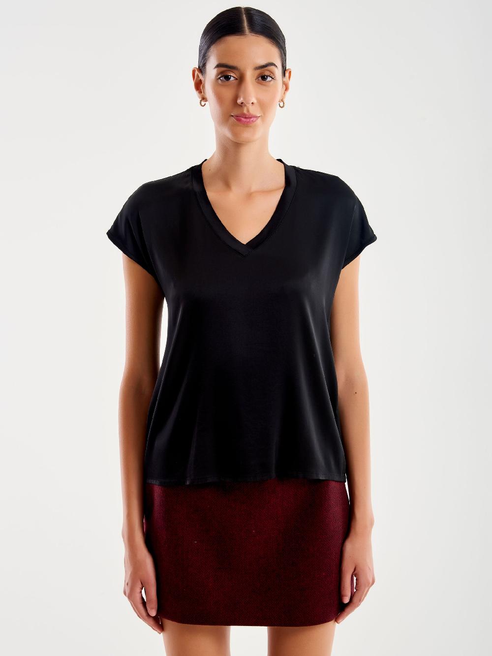 Vicolo T-shirt Effetto Satin Nero Offerta Pasqua