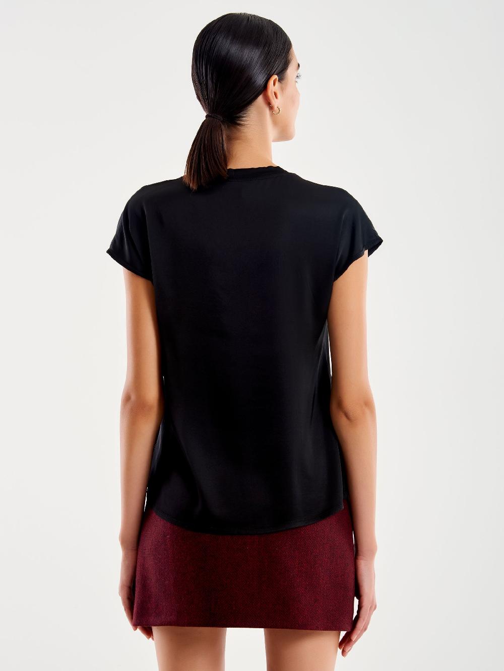 Vicolo T-shirt Effetto Satin Nero Offerta Pasqua